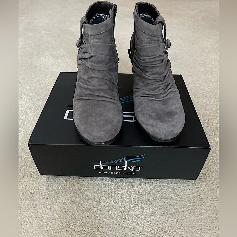 Grey Dansko short boot size 37